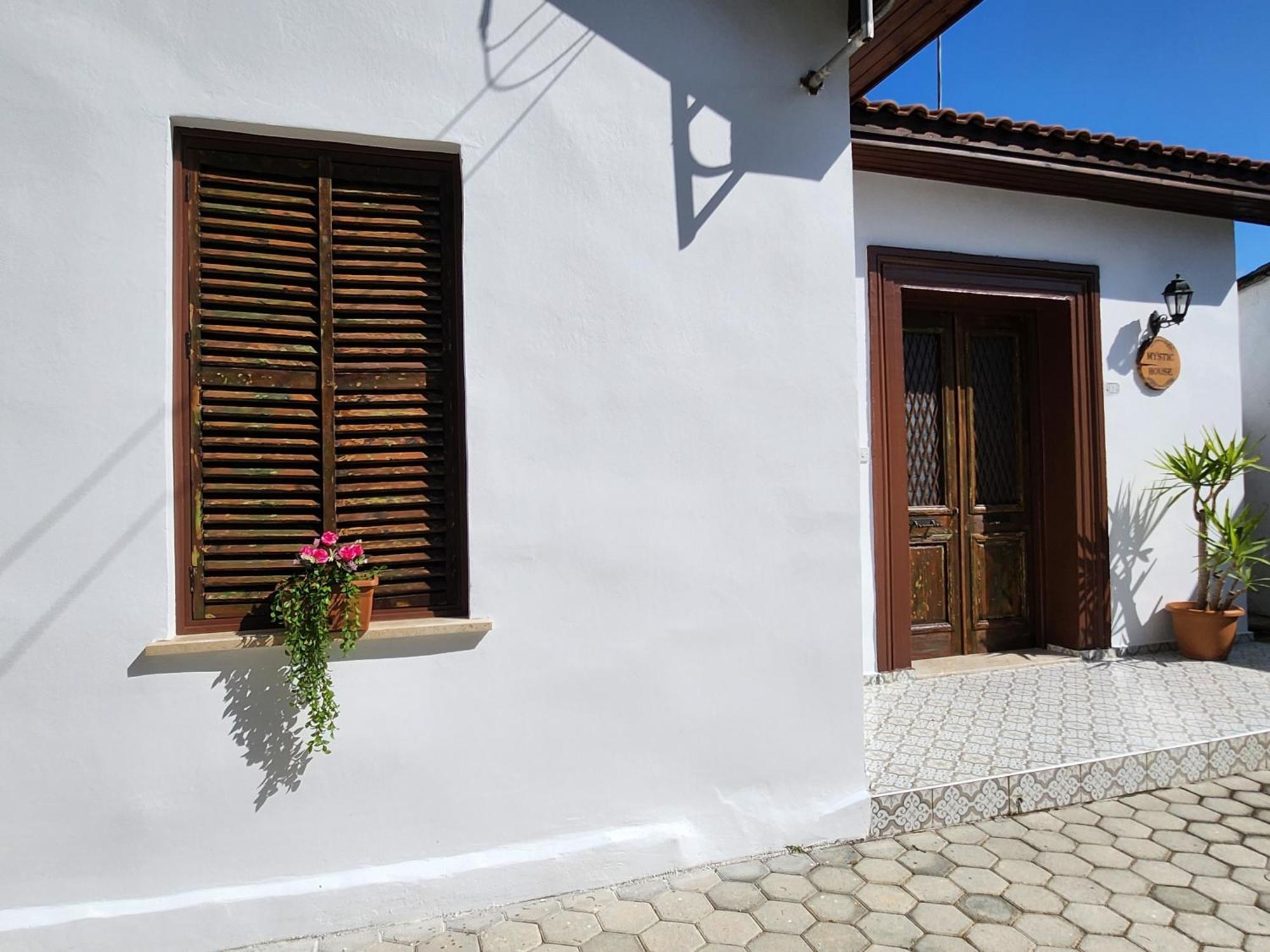 Mystic Guest House Famagusta 파마구스타 외부 사진