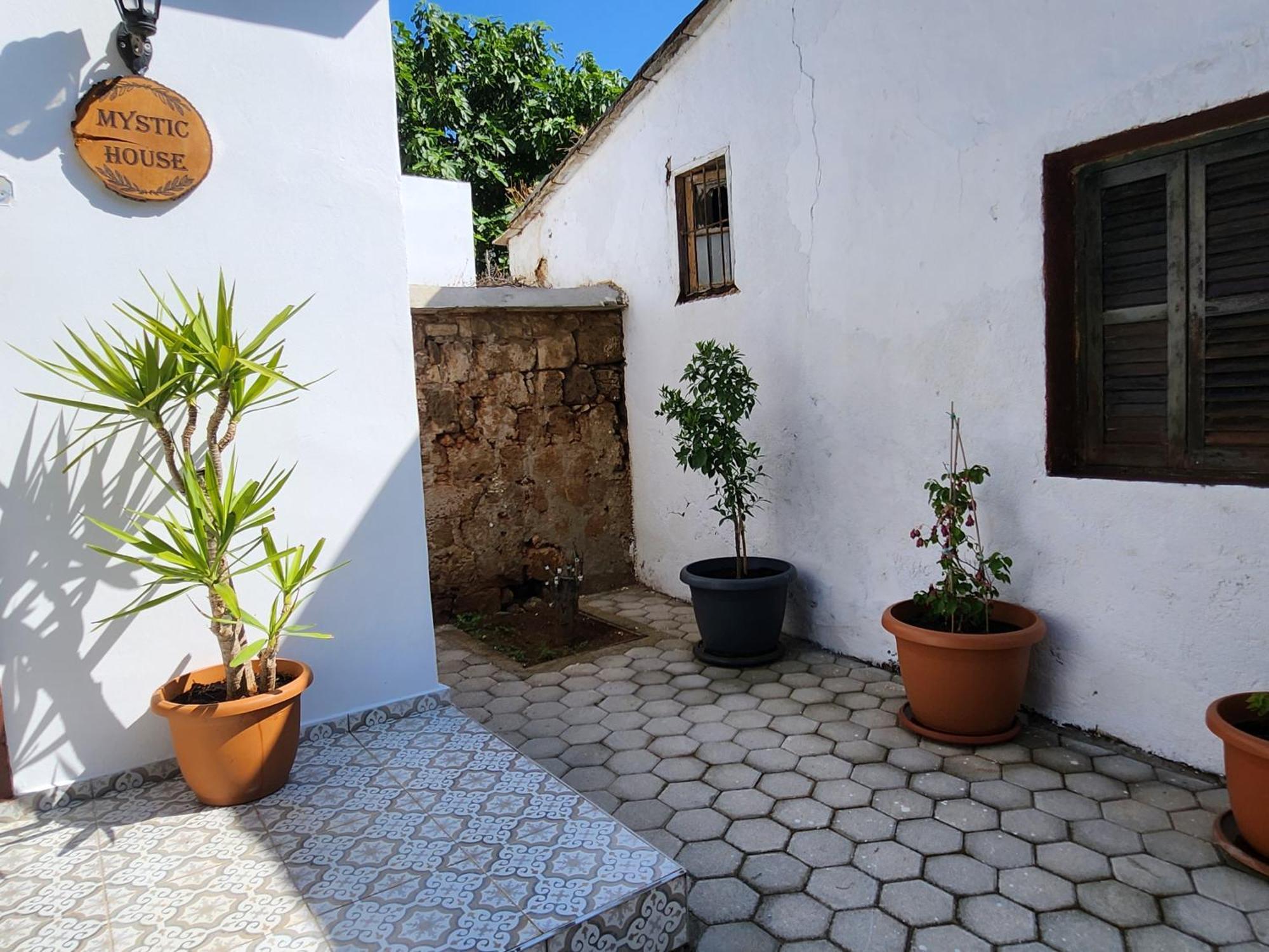 Mystic Guest House Famagusta 파마구스타 외부 사진